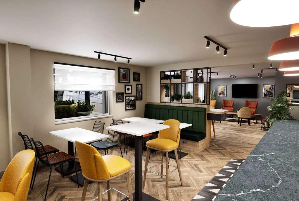 Super 8 By Wyndham Chester East Interior foto