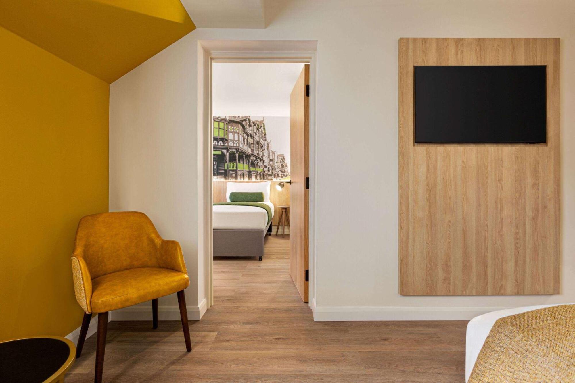 Super 8 By Wyndham Chester East Exterior foto